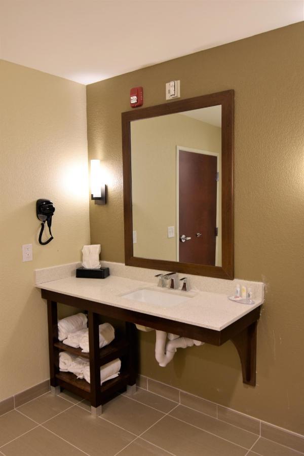 Comfort Inn & Suites Рок-Хилл Экстерьер фото